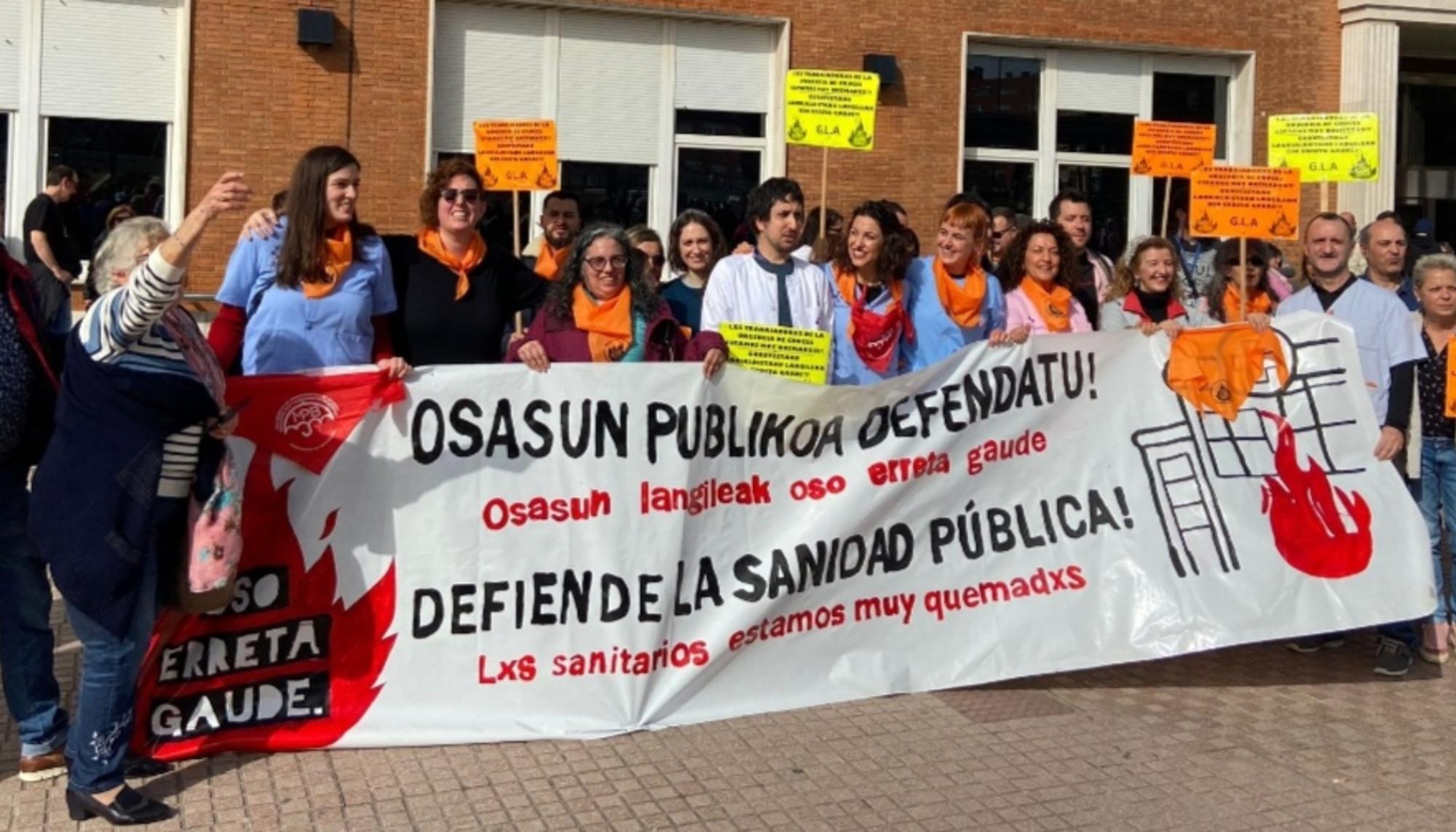 Concentración de Gurutzetako Larrialdetako Asanblada en defensa de la sanidad pública. Foto cedida por GLA